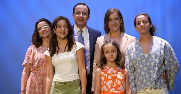 Hristodulidis’in çocuklarına resmi hizmet aracı