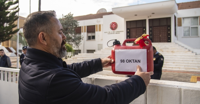Töre’ye ‘bir galon benzin’ hediyesi