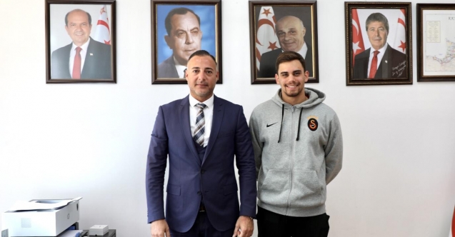 Cahitoğlu’ndan milli yüzücü Emre Ersoy’a destek sözü