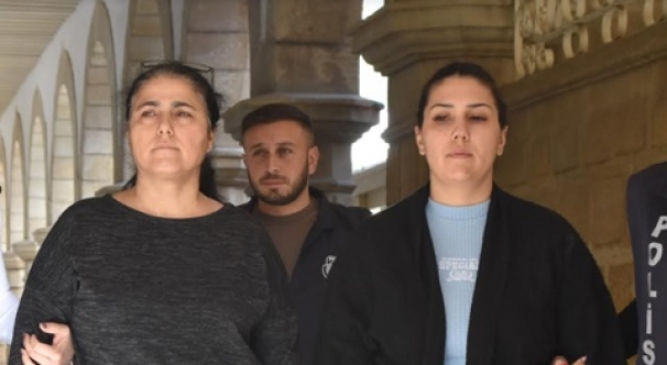 Eczacı anne kız tutuklandı