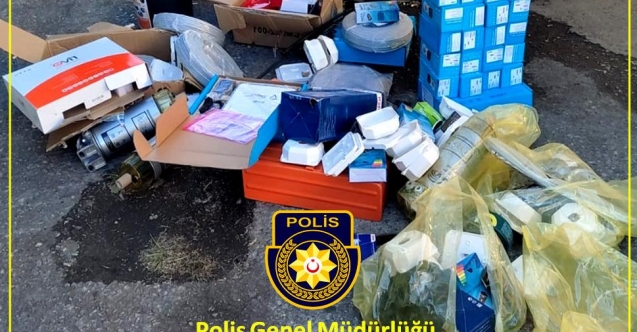 TIR'dan onlarca gümrüksüz ürün çıktı