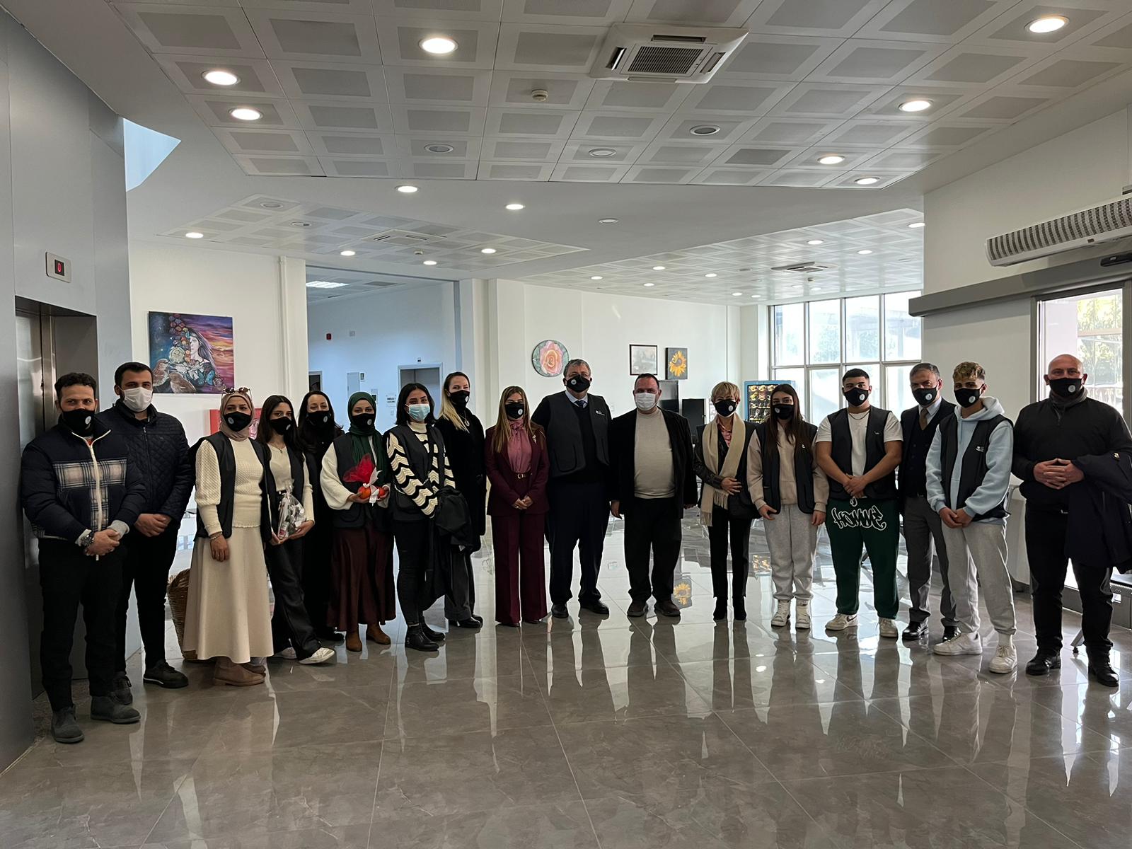 İyilik Gönüllüleri’nden Onkoloji Merkezi’ne moral ziyareti