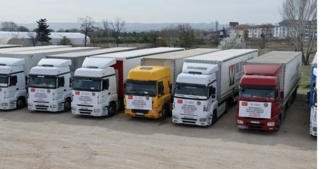 Türkiye’den KKTC’ye 4 bin kilo gıda kolisi