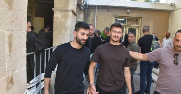 Uyuşturucuyla yakalandılar, gülerek çıktılar