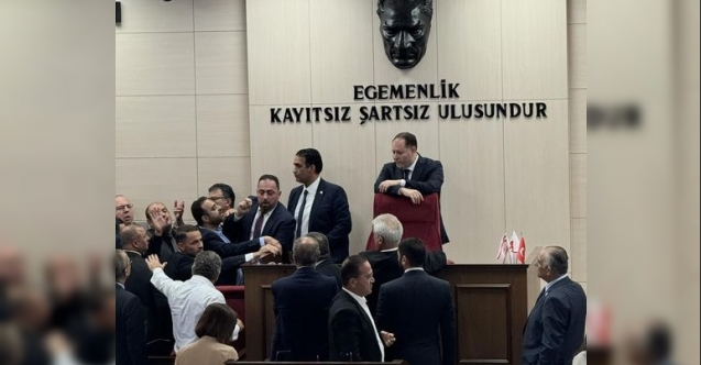 Mecliste koltuk kavgası