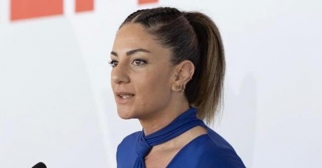 “O alkolün o su şişesinde ne işi var?”