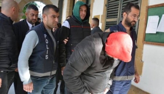 Sahte vizeyle 13 Sri Lankalıyı ülkeye getirdiler