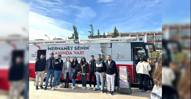 YDÜ'de yüzlerce kişiden kan bağışı