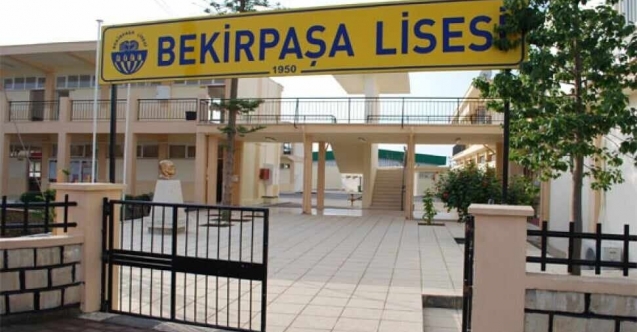 İlk günden kriz! Kız öğrenci başörtüyle geldi, dersler yapılmadı