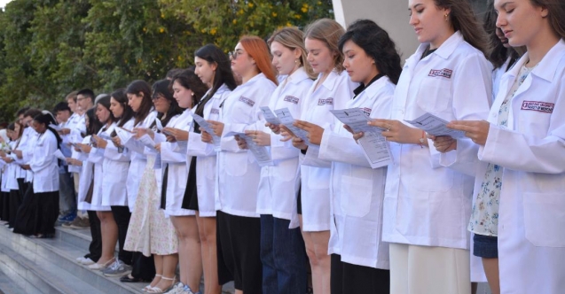 Geleceğin hekimleri beyaz önlüklerini giydi!