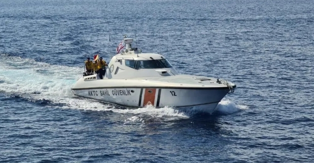 Tekneyle kaçak gelen 20 Suriyeli yakalandı