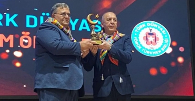 Vakıflar İdaresi, Türk Bilim İnsanlarını Onurlandıran Törende Yer Aldı