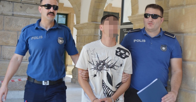 Arkadaşının başvuru formunu değiştirip sınava girmeye çalıştı