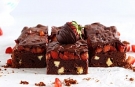 Muhteşem Çilekli Brownie Tarifi