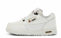 Apple çalışanlarına özel üretilen ayakkabı, 50 bin dolara açık artırmada