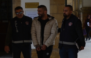 Ercan'da uyuşturucuyla yakalandı