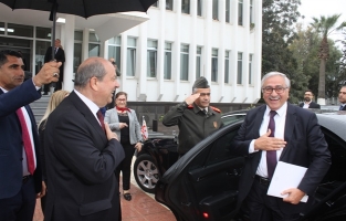 Böyle selamlaştılar