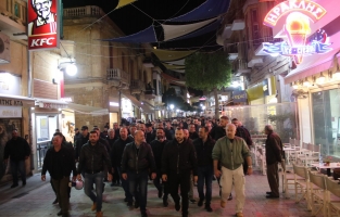 Yüzlerce ELAM Taraftarı Tüm Kapıların Kapatılması İçin Eylem  Yaptı