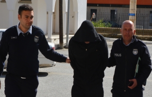 'Evden çıkarsan ya kendimi ya da seni öldürürüm'