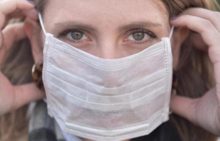 'Sağlıklı kişilerin maske kullanmasına gerek yok'