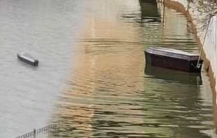 Şaşkına çeviren görüntü! Çoruh Nehri'nde yüzen tabutlar..