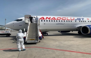 184 öğrenci ve vatandaşı taşıyan uçak Ercan'a iniş yaptı