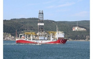 Türkiye'nin ilk yerli sondaj gemisi 'Fatih', İstanbul'a ulaştı