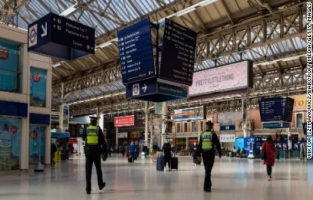 Yüzüne tükürülen tren istasyonu çalışanı corona virüsten öldü