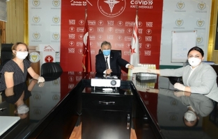 Lefkoşa Türk Maarif Koleji onur kurulu üyelerinden devlet hastanesine bağış