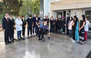 Son korona hastası alkışlarla taburcu edildi