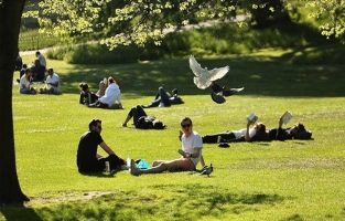 İngiltere'de normalleşmede ilk adım bugün atılıyor