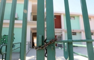 Rumların çoğunluğu okulların kapalı kalmasını istiyor