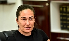 “Bütün anneler bu acı içinde para kazanmak için bileklik yapıyor”