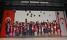 Genç veteriner hekimlerin mezuniyet sevinci