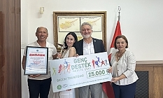 Begüm Tekakpınar’a Evkaf’tan takdir ve eğitim desteği