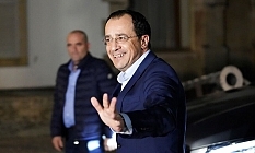 Limasol yanarken Hristodulidis tatile gitti