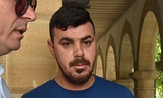 Eşinin gözüne kafa attı