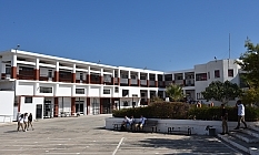 “Öğretmen ve öğrenciler hayati risk altında”