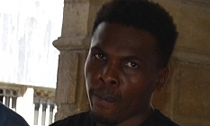 Uyuşturucu satan Nijeryalı gencin evine baskın: Muhaceret cezasını ödemek için satıyormuş!