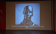 Bir ilk yaşandı: YDÜ'de ilk dersi "yapay zeka" verdi