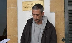 Televizyon tartışmasında annesini dövdü