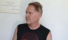 İtalyan hırsız cep telefonu çaldı