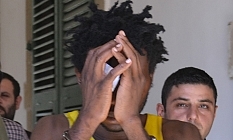 Nijeryalı öğrenciye bakın! Satır ve bıçağıyla apartman sakinini dövdü, polisin kolunu kırdı!