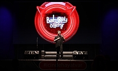 Özdemir’in Moe Açık Hava Sahnesindeki Gösterisi, İzleyicileri Kahkahalara Boğdu