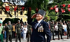 50 yıllık mermiyi göğsünde taşıyor