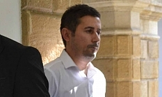 Komşusunun soyunduğu anları gizlice videoya aldı