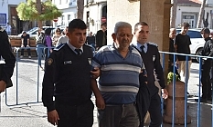 75 yaşındaki adam eşini dövdü