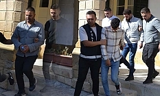 Biri gözcülük yaptı, diğer yaktı