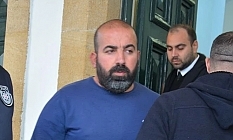 Başına tekme atarak şakağını kırdı