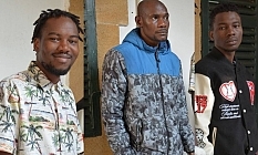 Gürültü yaptıkları için şikayet edildiler, kaçak çıktılar!